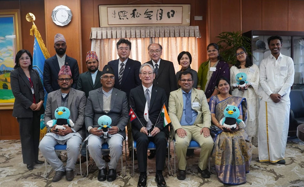 野出孝一学長を訪問